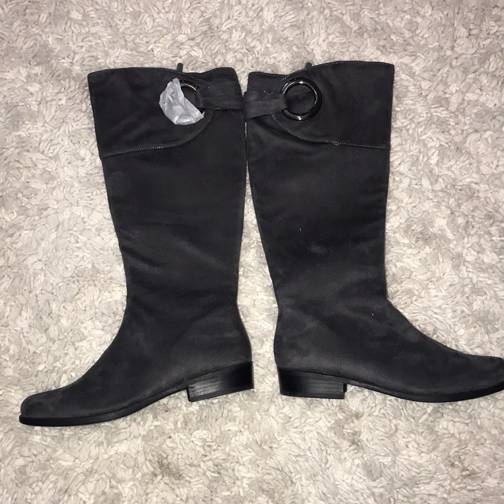 Dark grey boots. Like a dark charcoal grey